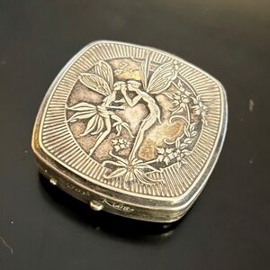 Vintage Art Nouveau Djer Kiss Compact circa 1925